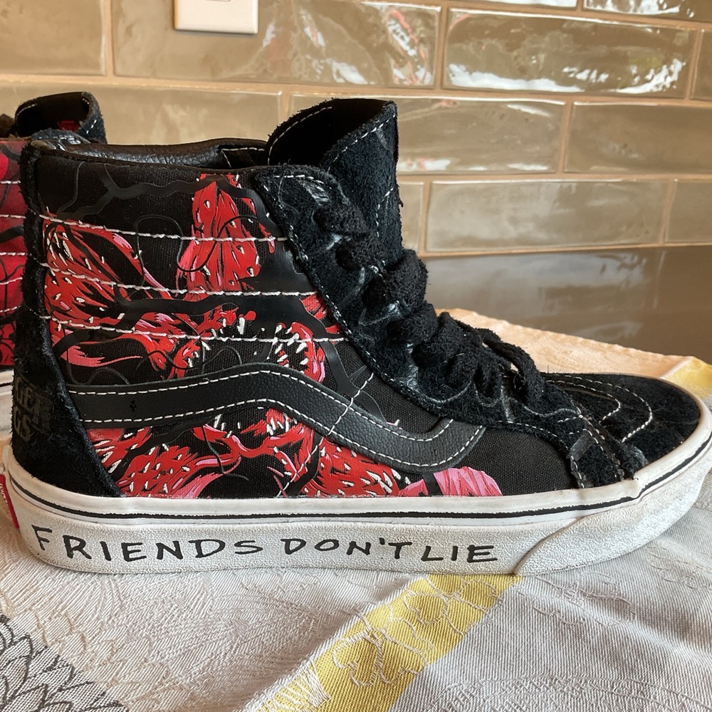 Vans Stranger Things SK8 Hi Reissue Size 8.5